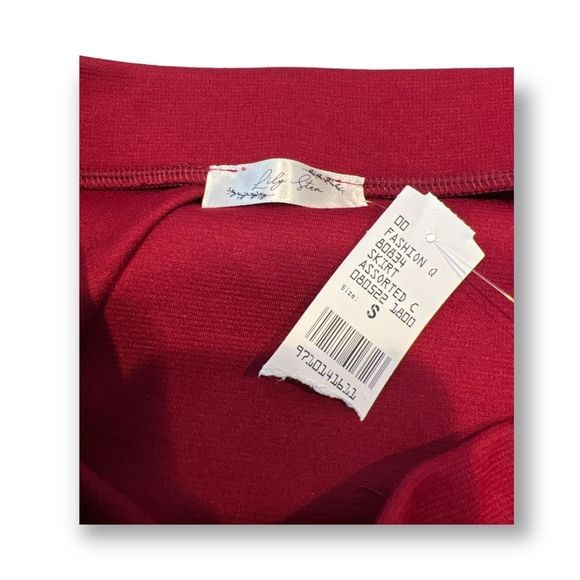 Lily Stem Women’s Mini Skirt Size Small NWT - Picture 2 of 4